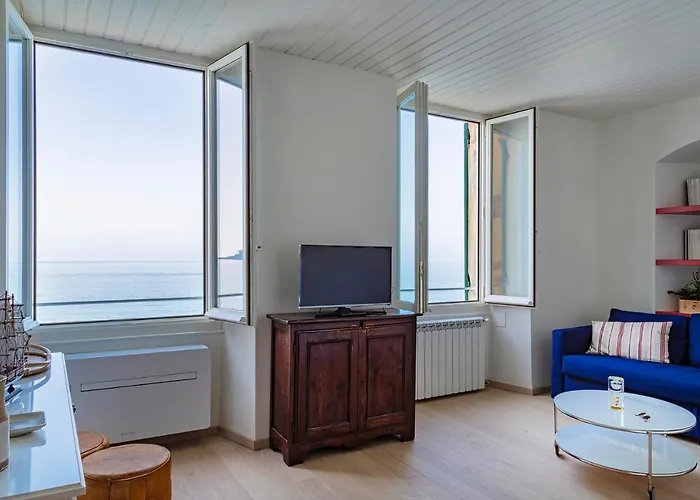 Il Mare Di Da Un Oblò By Wonderful Italy Camogli